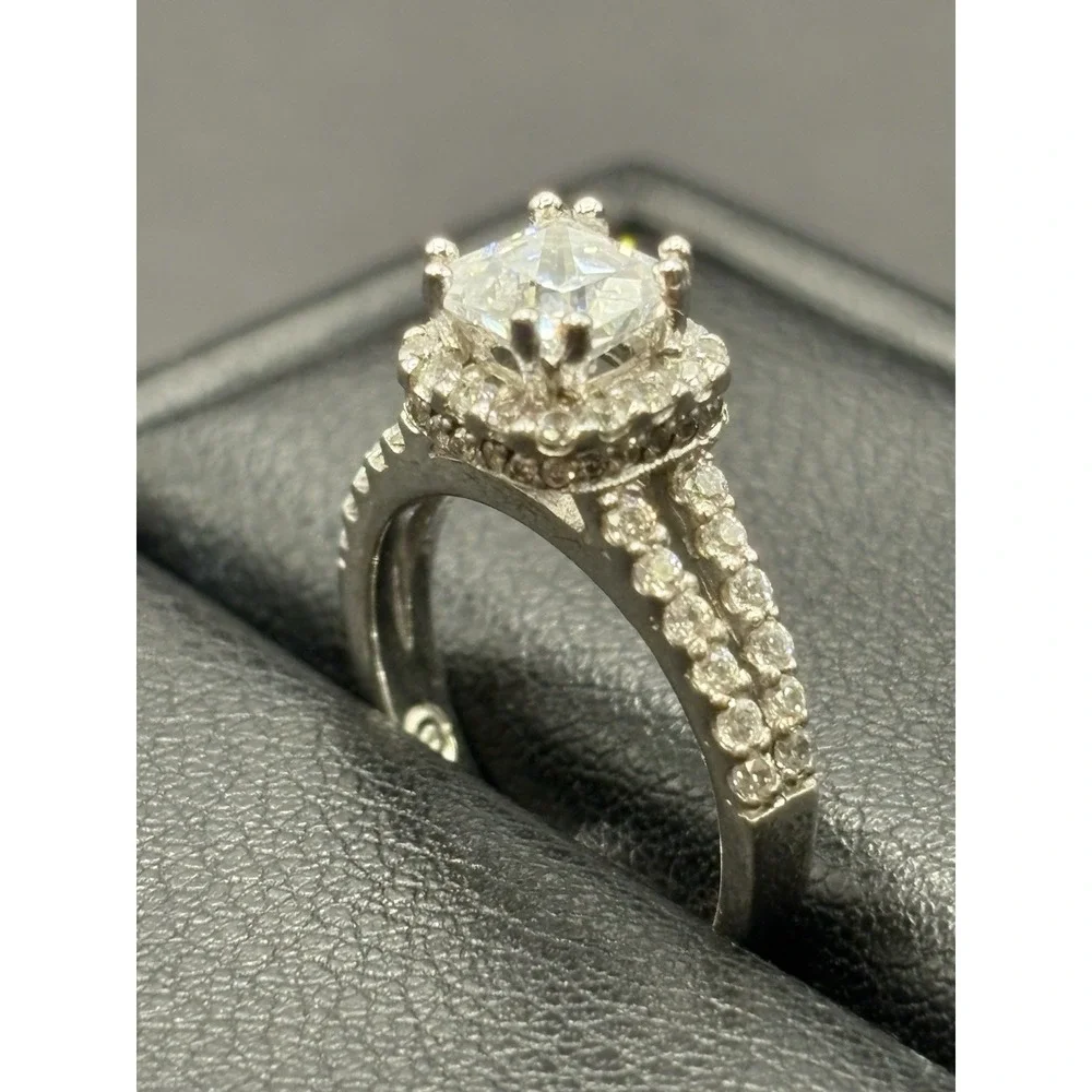 EUC Sterling Silver Cubic Zirconia Halo Ring Size 6 925 H3